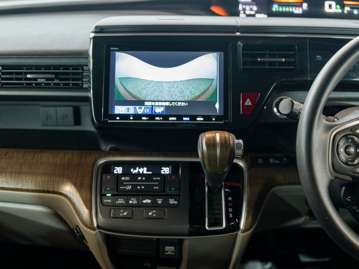 Honda Stepwgn 2018 - фото автомобиля