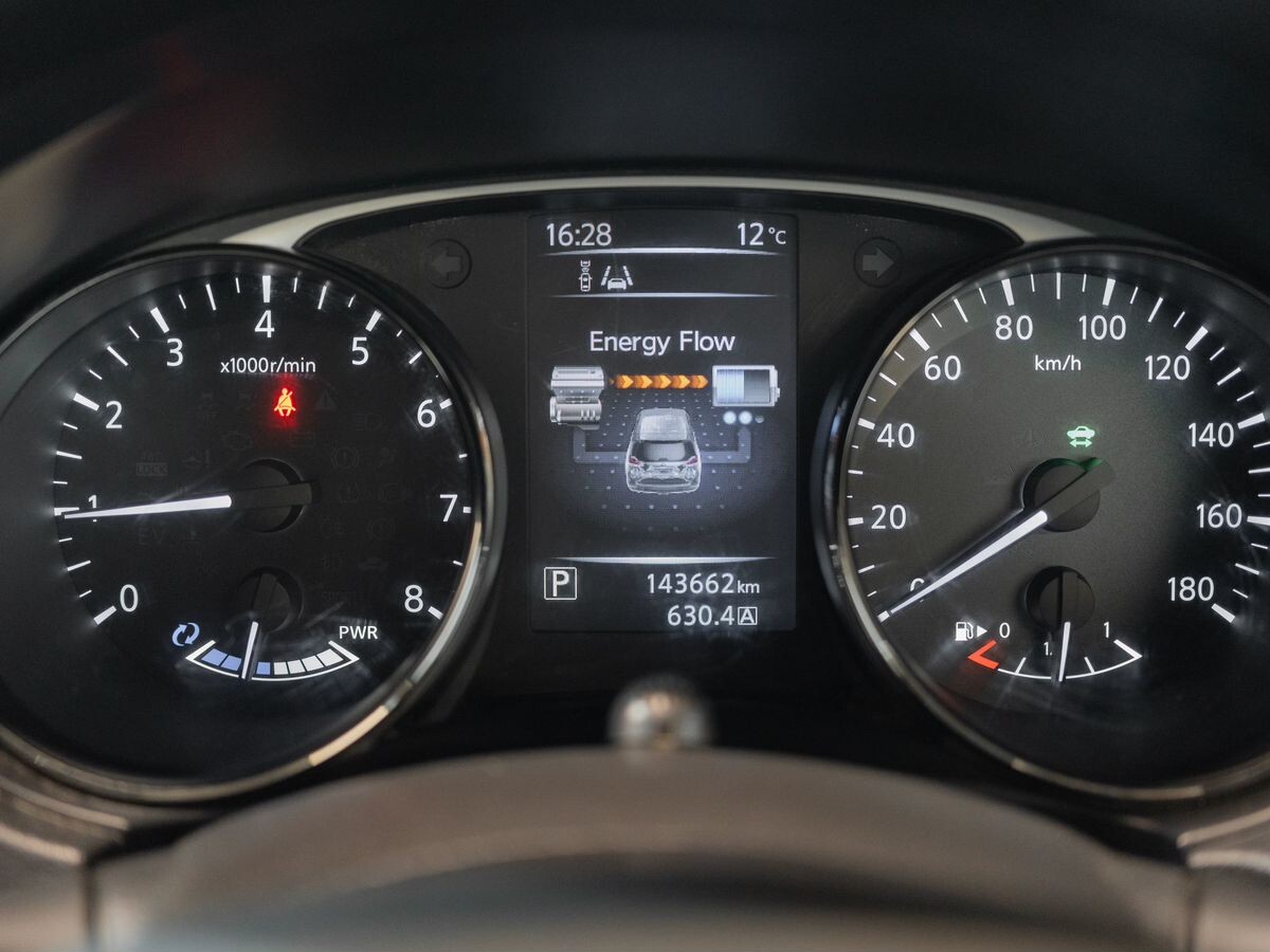 Nissan X-Trail 2016 - фото автомобиля