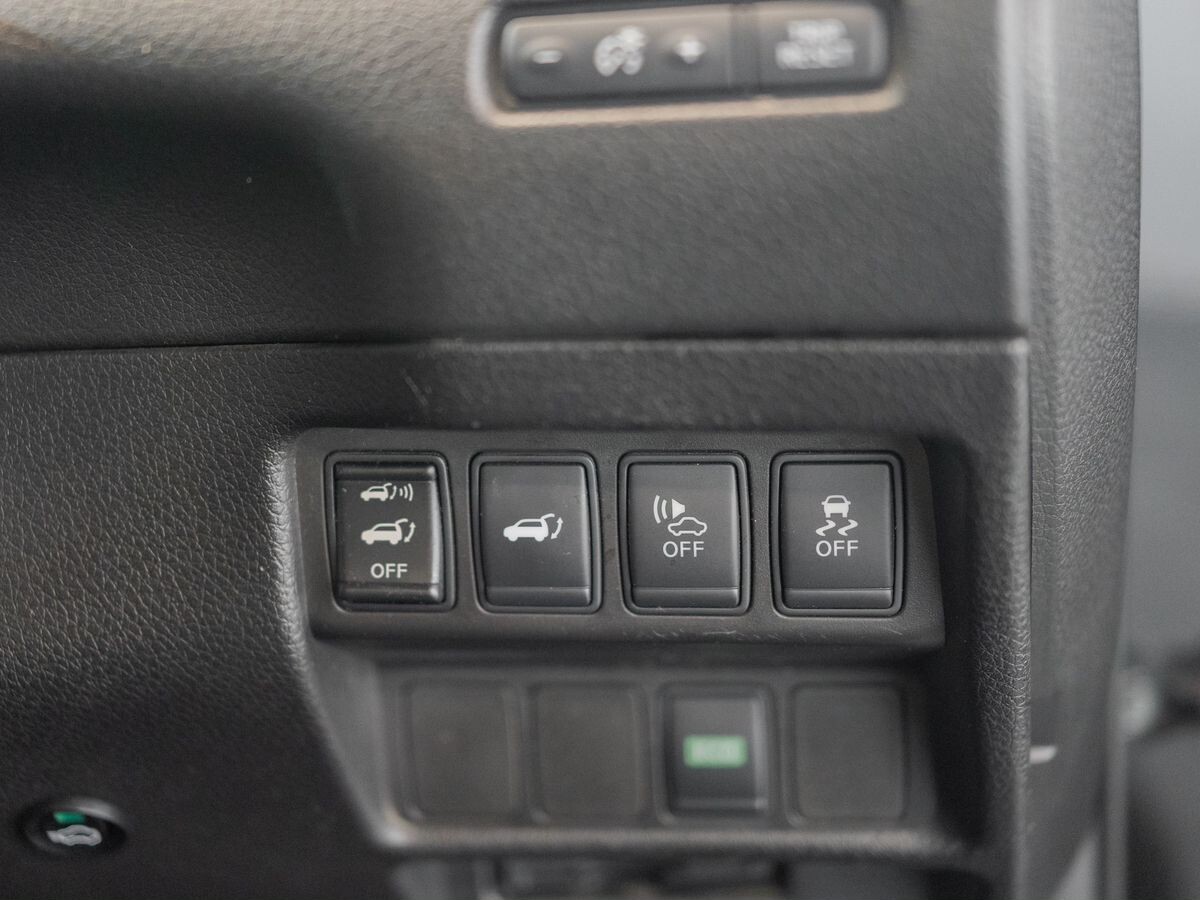 Nissan X-Trail 2016 - фото автомобиля