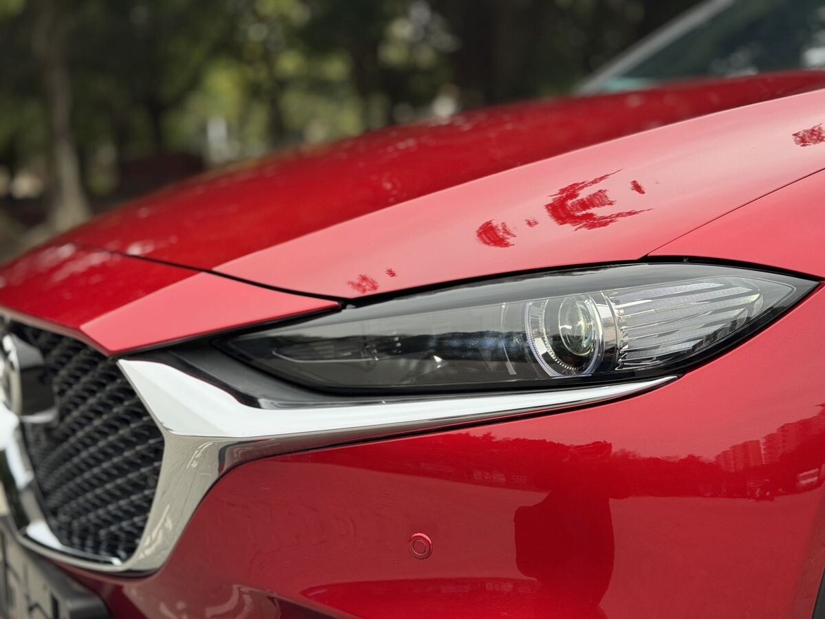 Mazda CX-4 2023 - фото автомобиля