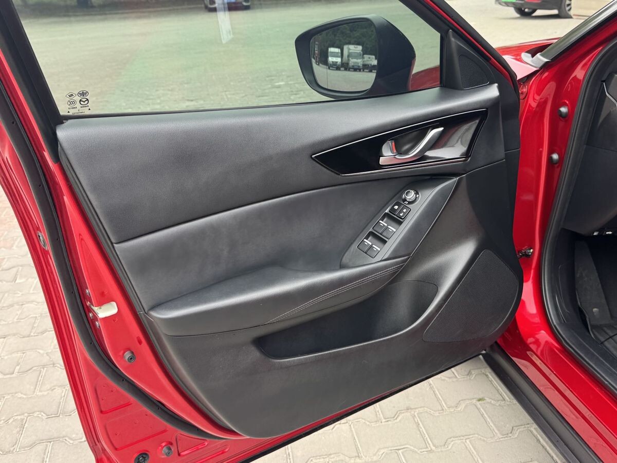 Mazda CX-4 2023 - фото автомобиля