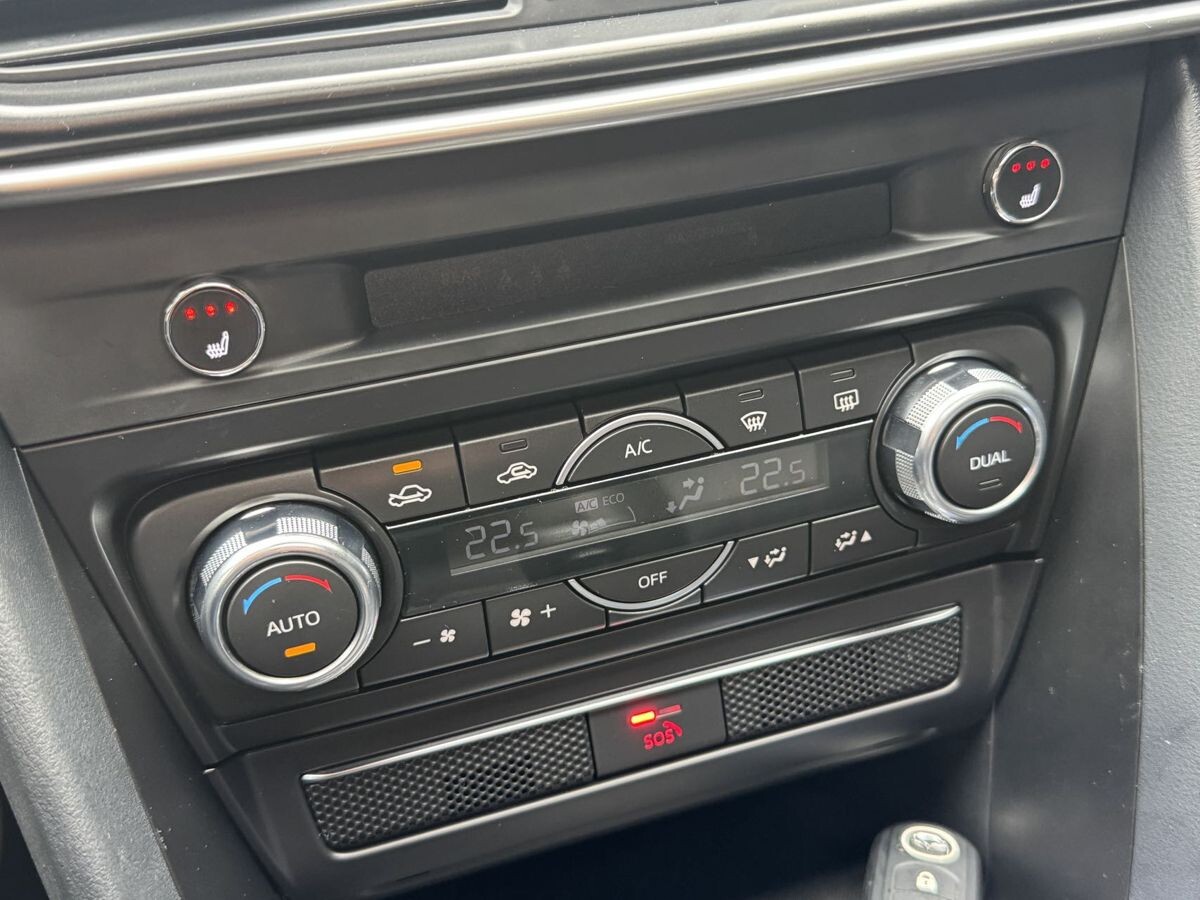 Mazda CX-4 2023 - фото автомобиля