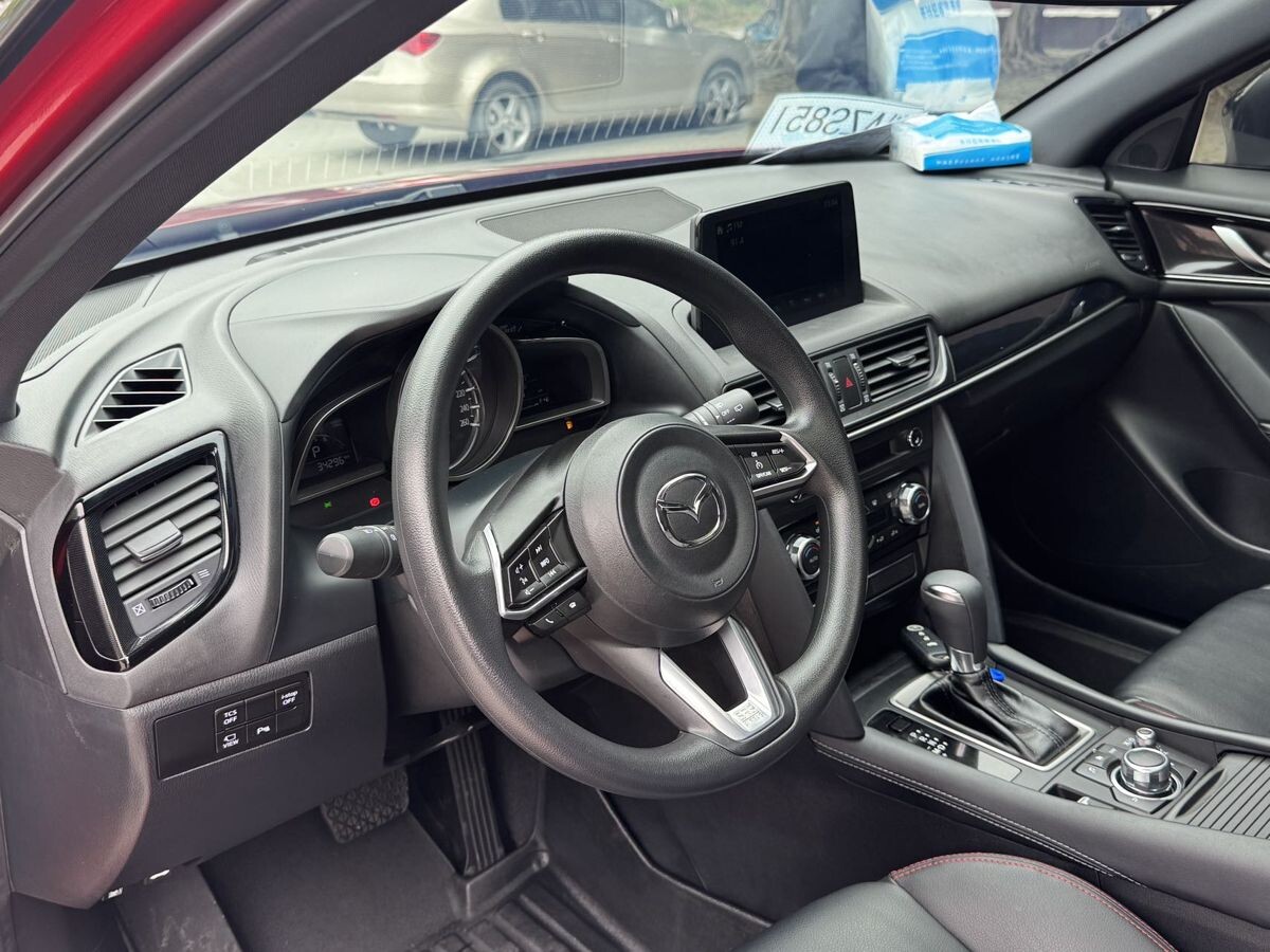 Mazda CX-4 2023 - фото автомобиля