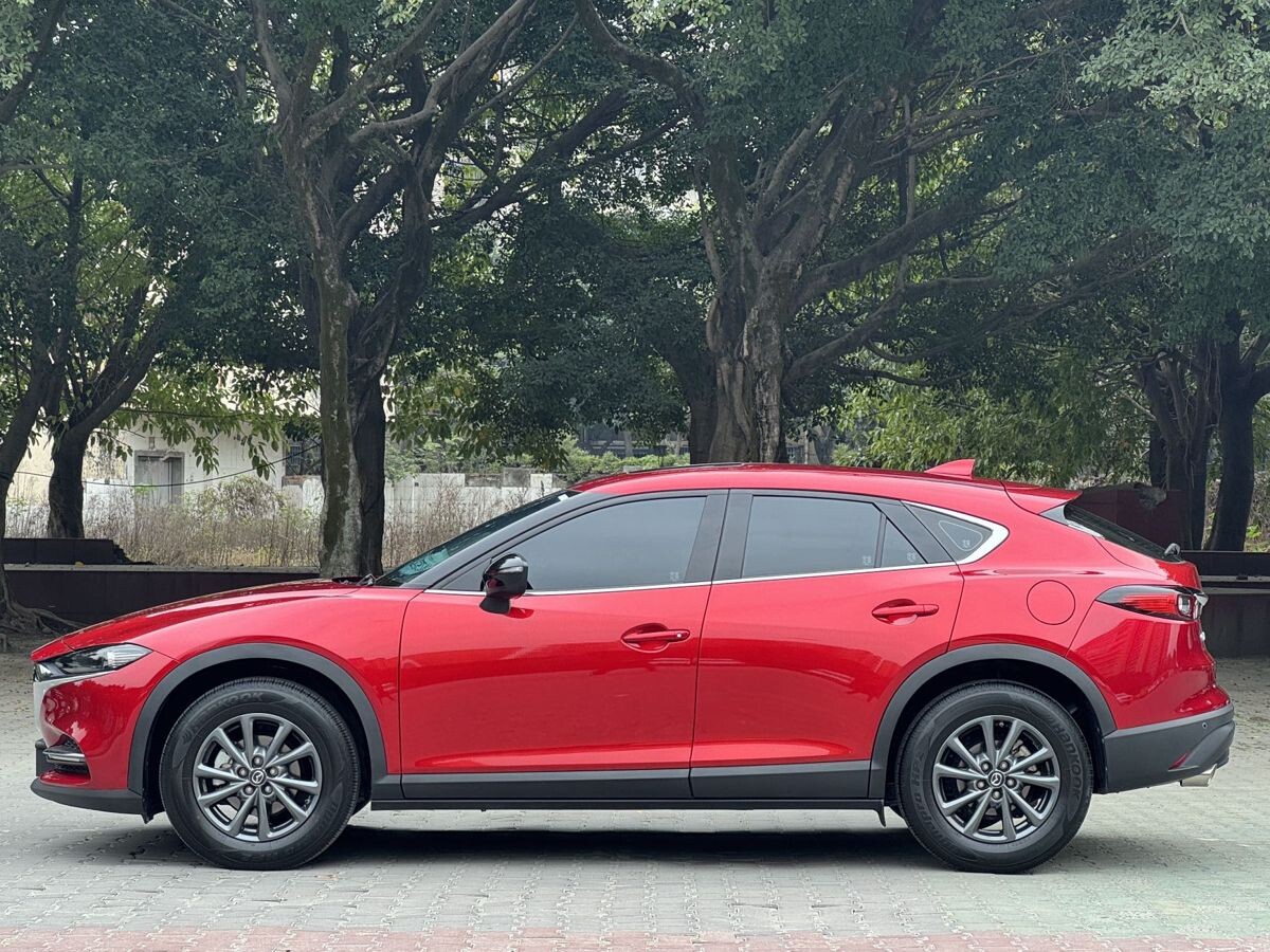 Mazda CX-4 2023 - фото автомобиля