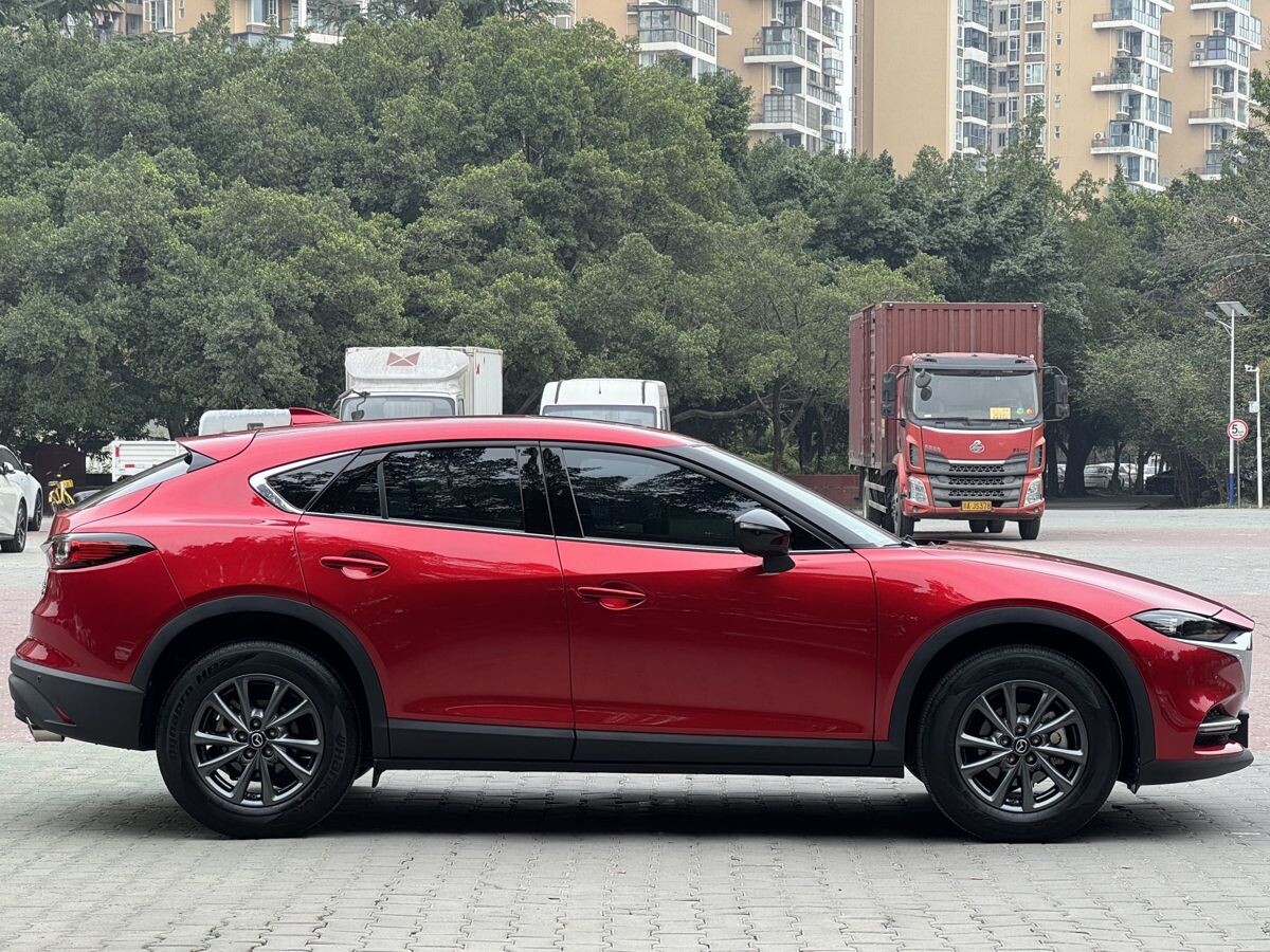 Mazda CX-4 2023 - фото автомобиля