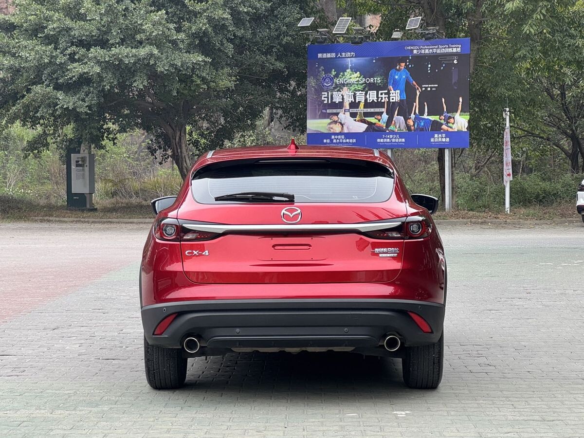 Mazda CX-4 2023 - фото автомобиля