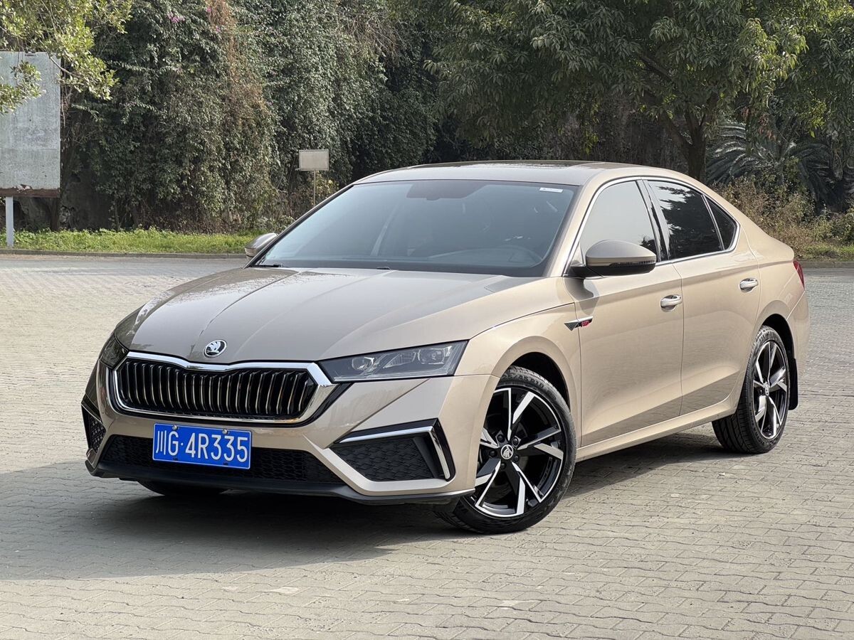Skoda Octavia 2022 - фото автомобиля