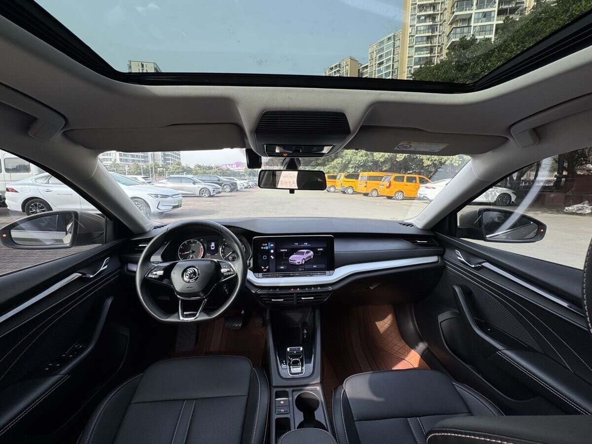 Skoda Octavia 2022 - фото автомобиля