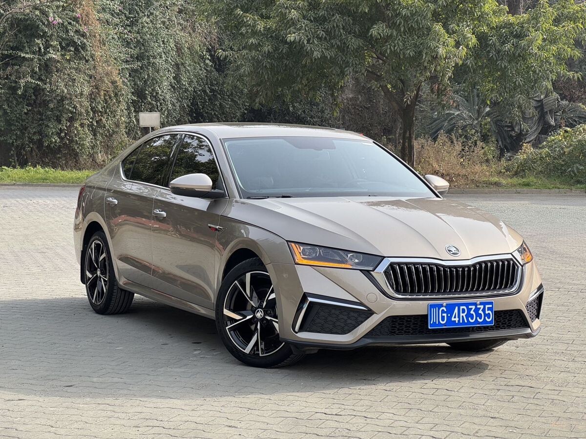 Skoda Octavia 2022 - фото автомобиля