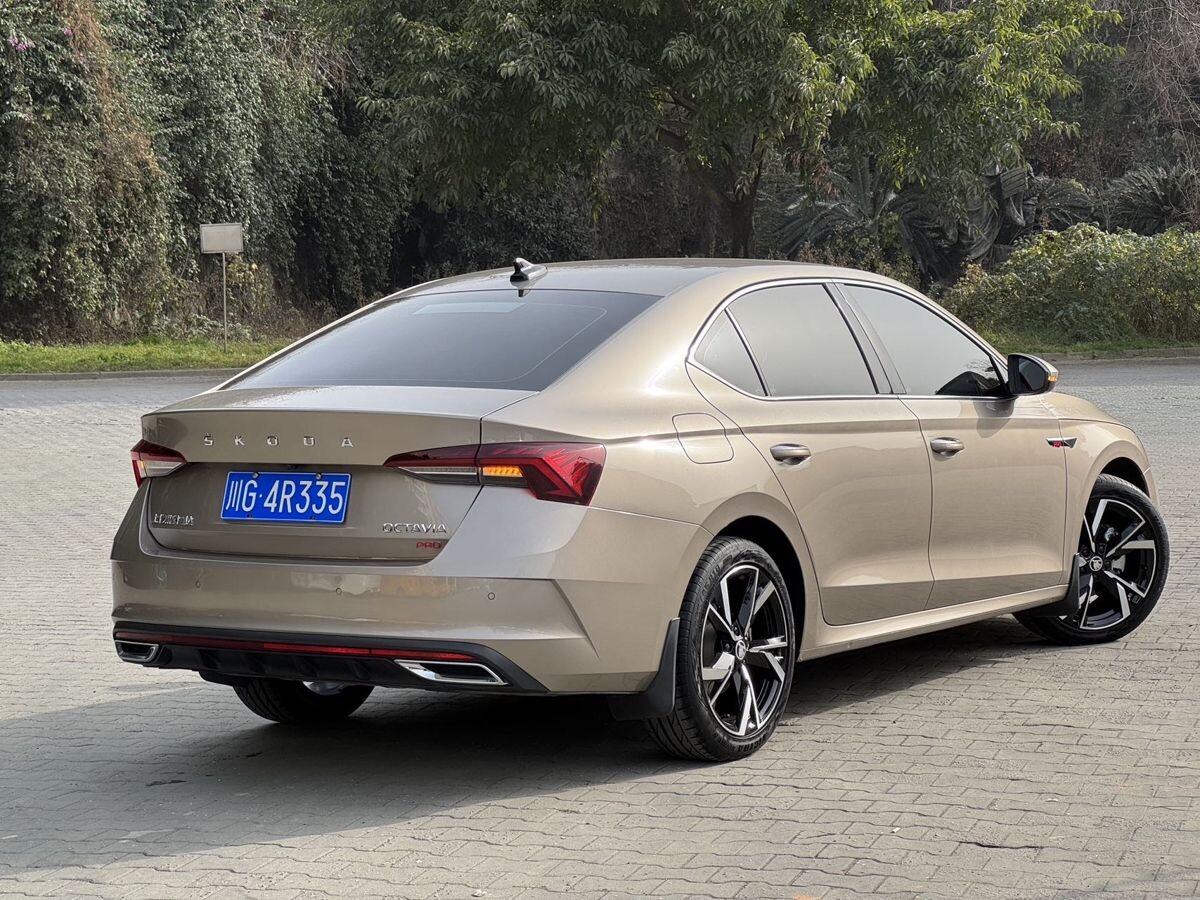 Skoda Octavia 2022 - фото автомобиля