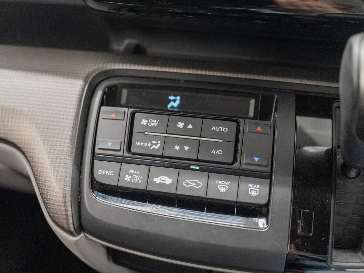 Honda Stepwgn 2019 - фото автомобиля