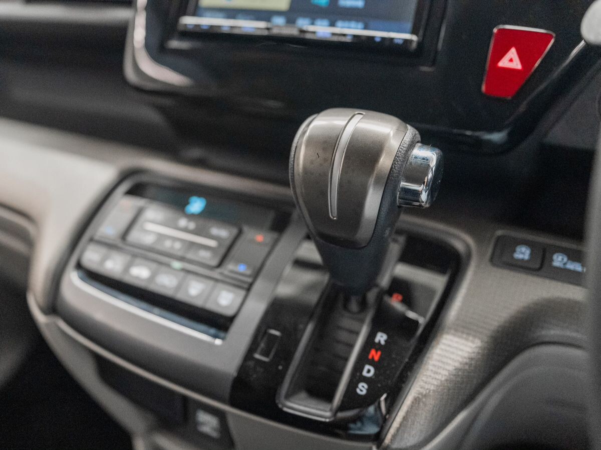 Honda Stepwgn 2019 - фото автомобиля