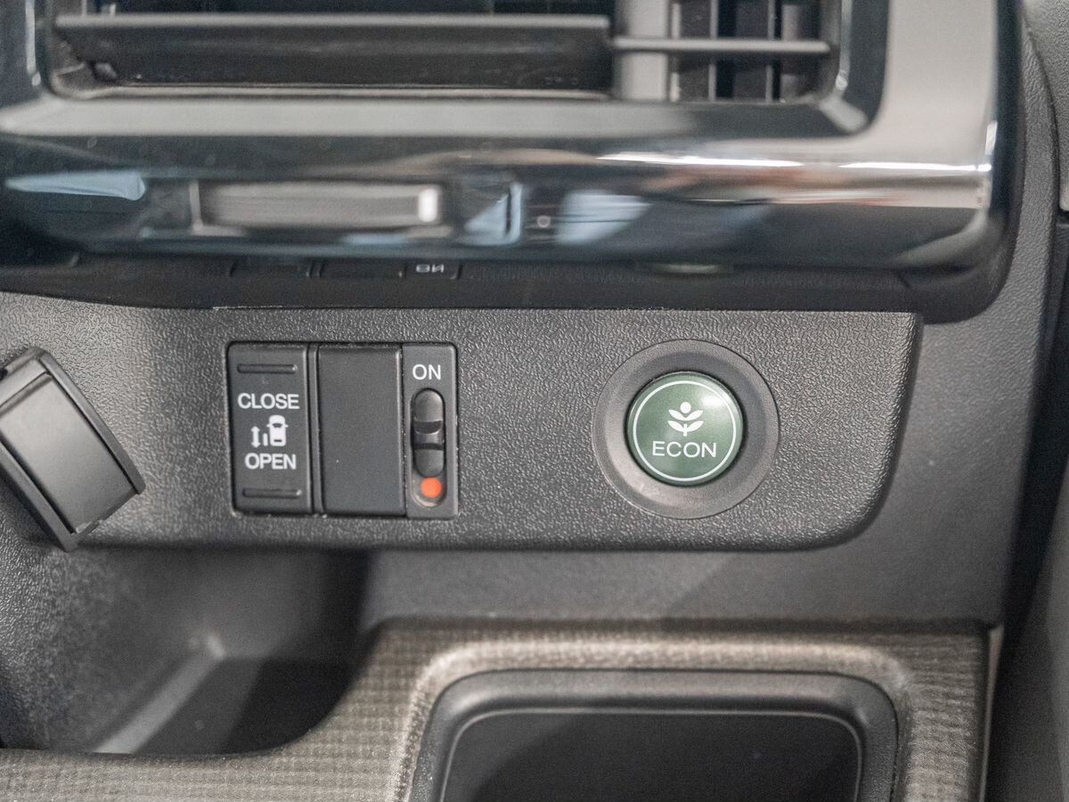 Honda Stepwgn 2019 - фото автомобиля