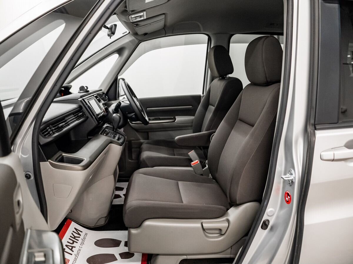 Honda Stepwgn 2019 - фото автомобиля