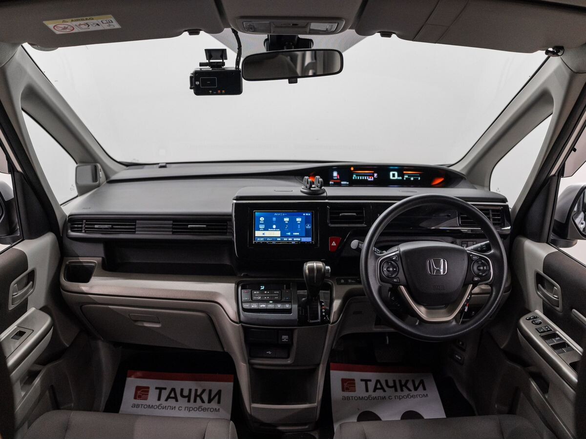 Honda Stepwgn 2019 - фото автомобиля