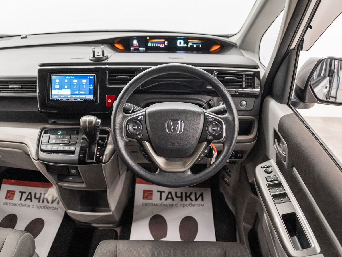 Honda Stepwgn 2019 - фото автомобиля