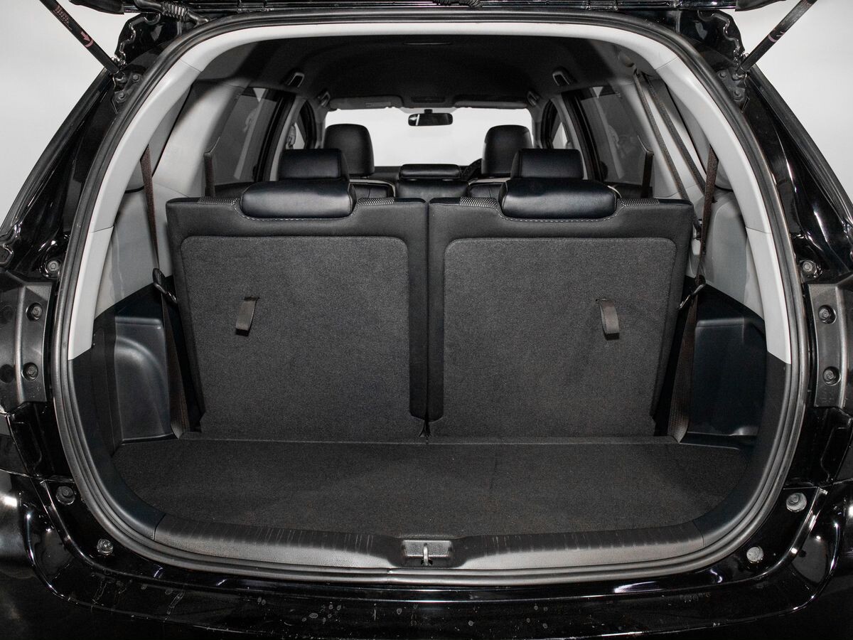 Toyota Wish 2013 - фото автомобиля