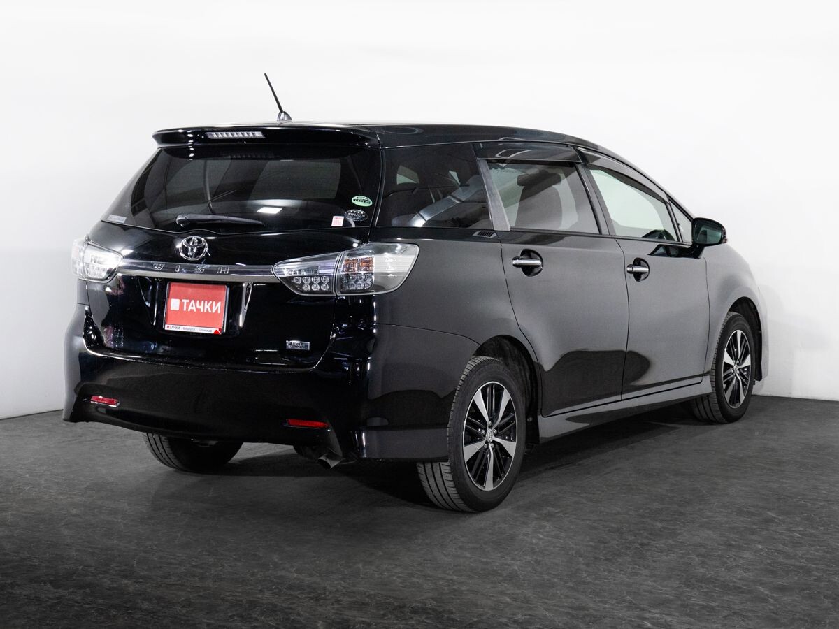 Toyota Wish 2013 - фото автомобиля