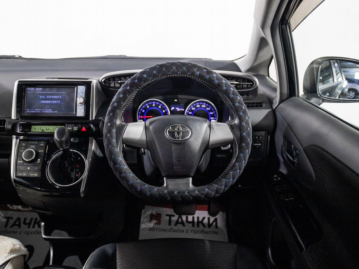 Toyota Wish 2013 - фото автомобиля