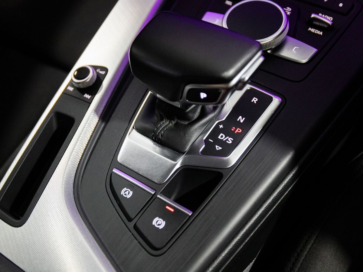 Audi A4 2016 - фото автомобиля