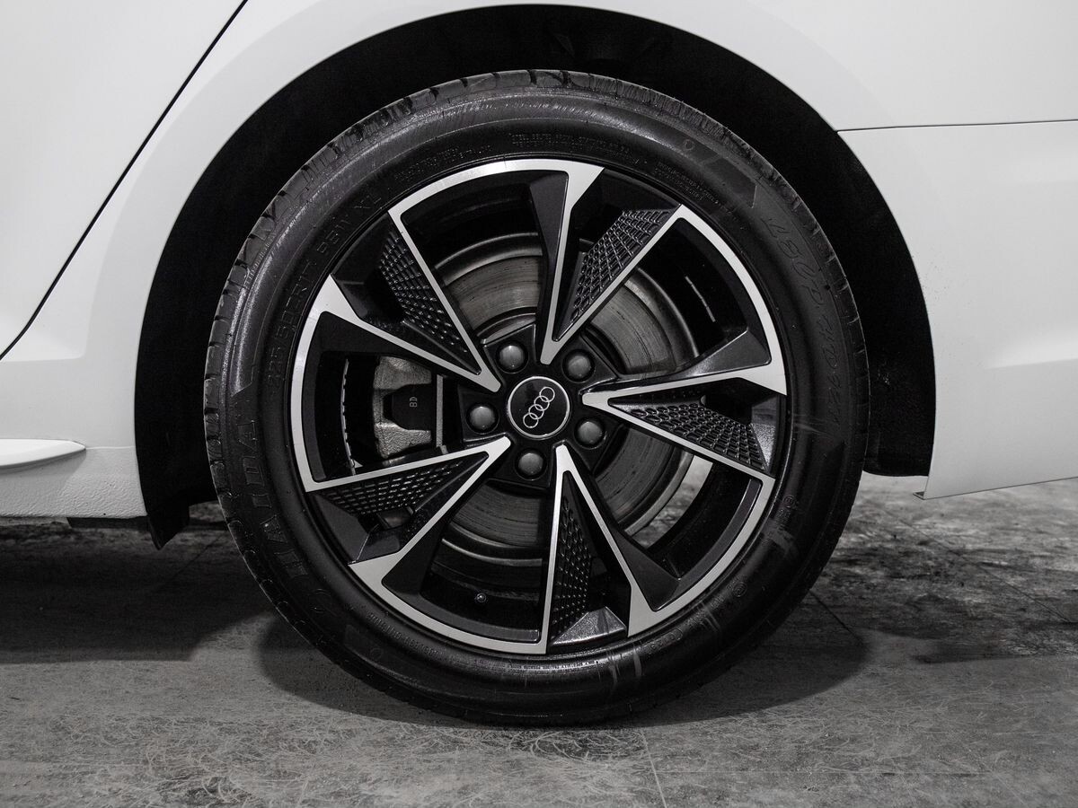 Audi A4 2016 - фото автомобиля