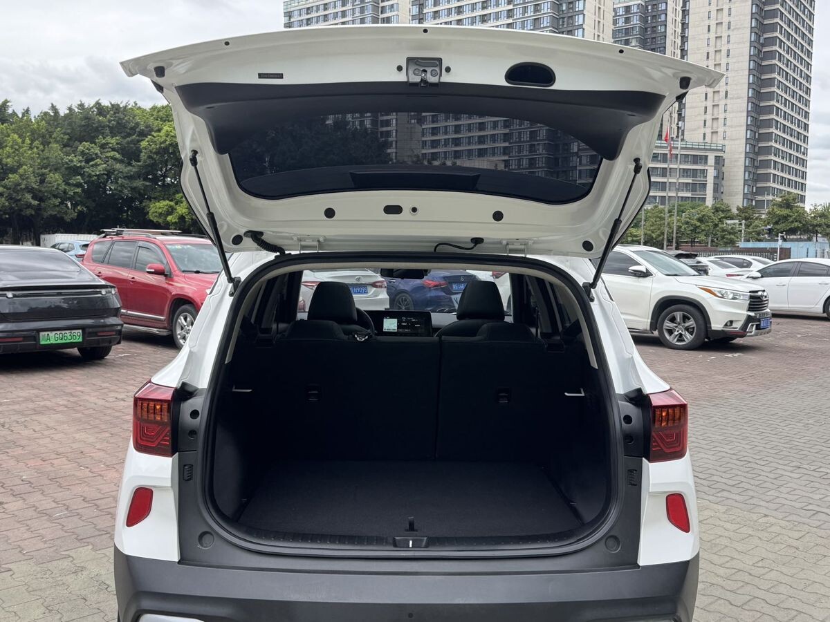Kia KX3 2022 - фото автомобиля