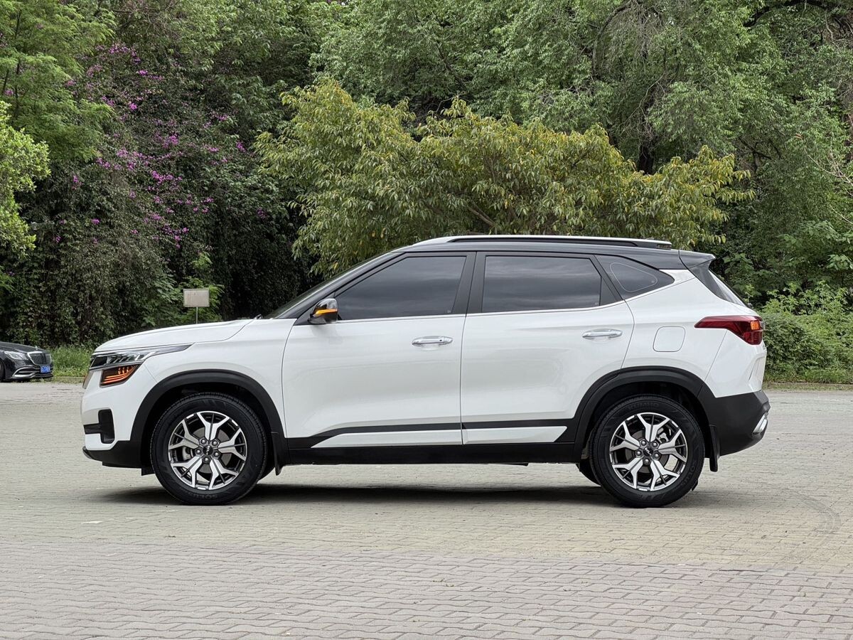 Kia KX3 2022 - фото автомобиля