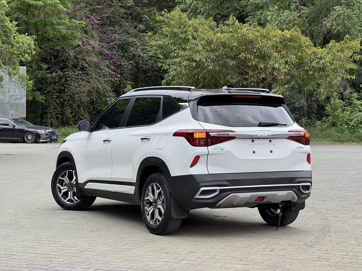 Kia KX3 2022 - фото автомобиля