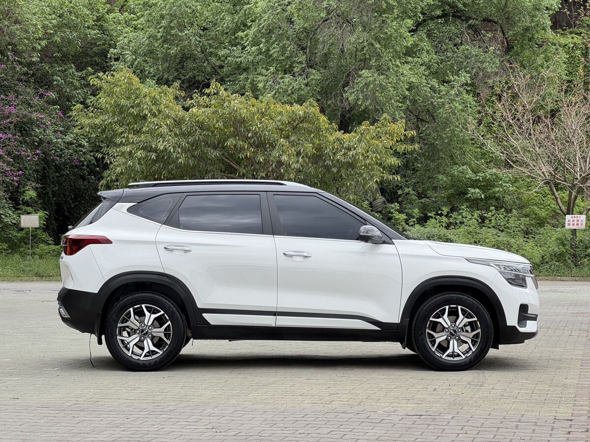 Kia KX3 2022 - фото автомобиля