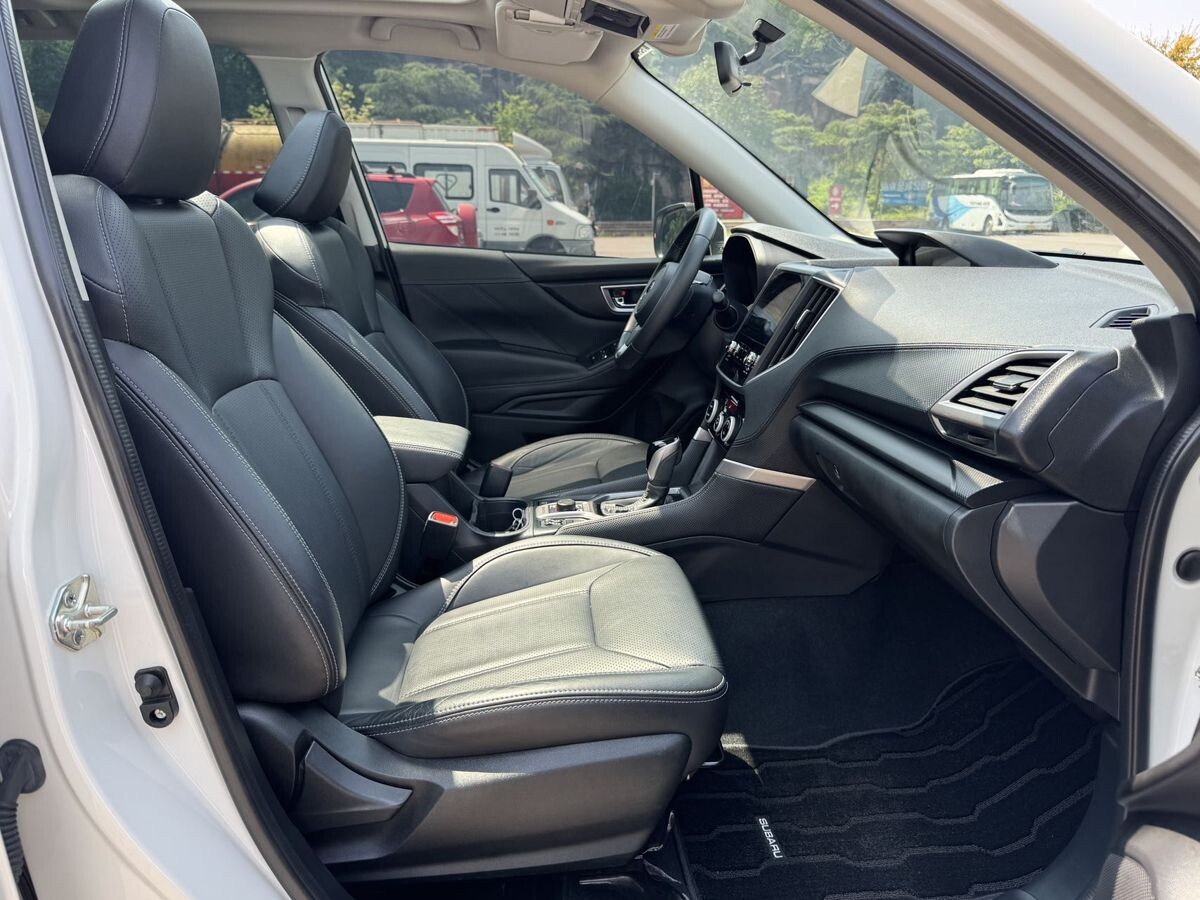 Subaru Forester 2021 - фото автомобиля