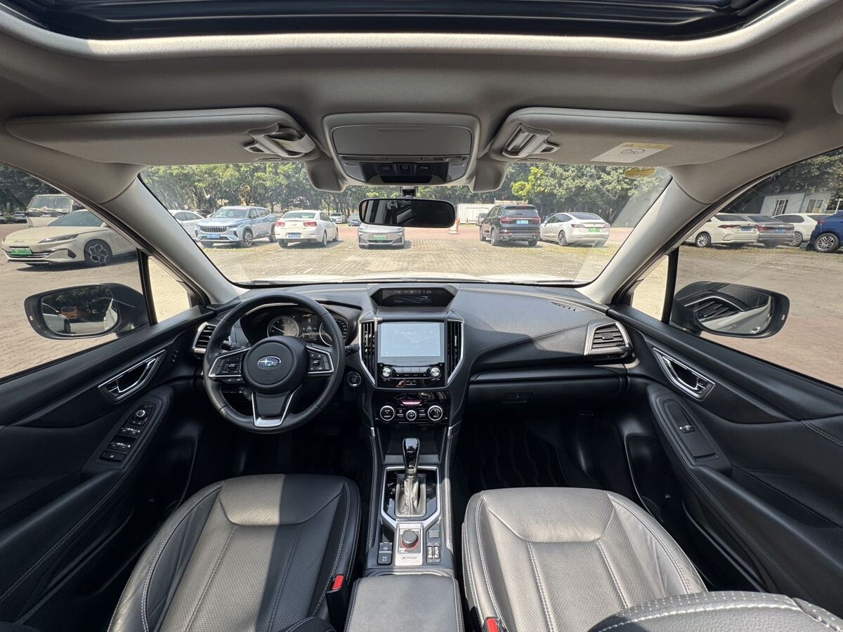 Subaru Forester 2021 - фото автомобиля