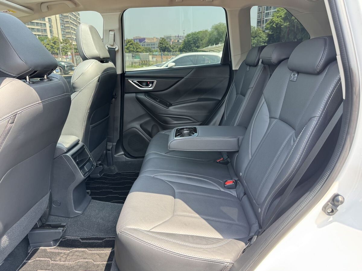 Subaru Forester 2021 - фото автомобиля