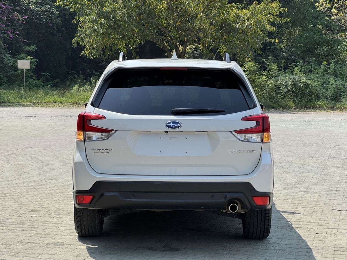 Subaru Forester 2021 - фото автомобиля
