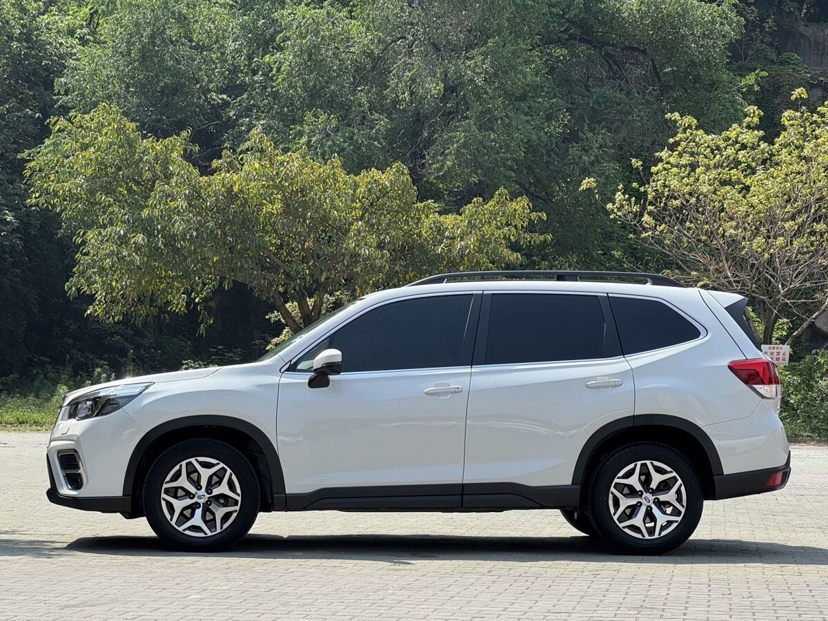 Subaru Forester 2021 - фото автомобиля