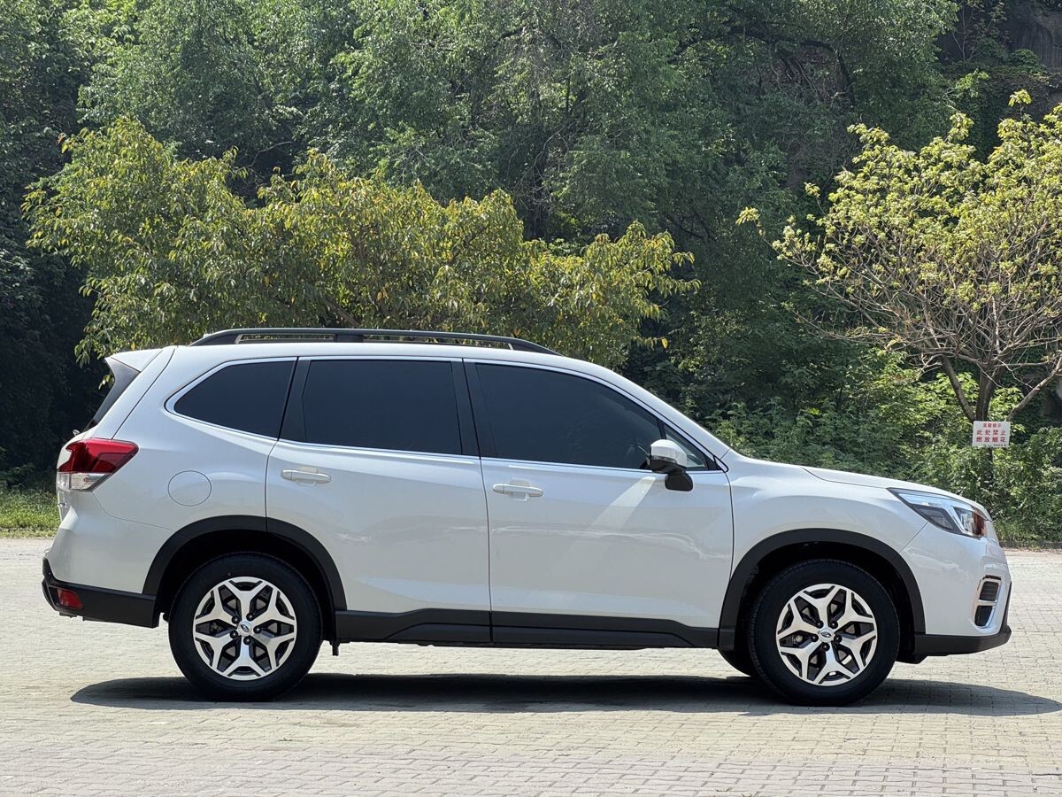 Subaru Forester 2021 - фото автомобиля