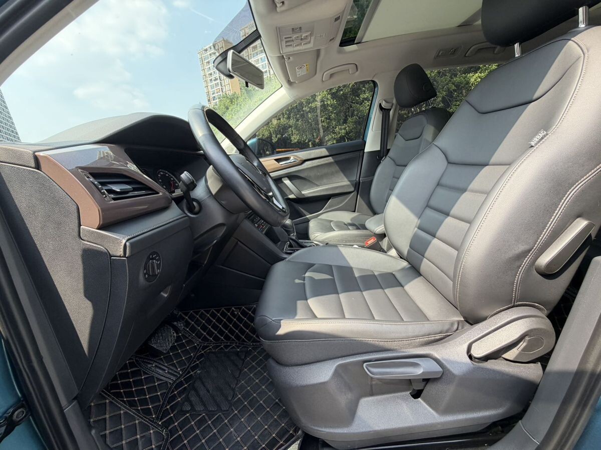 Volkswagen Tharu 2021 - фото автомобиля