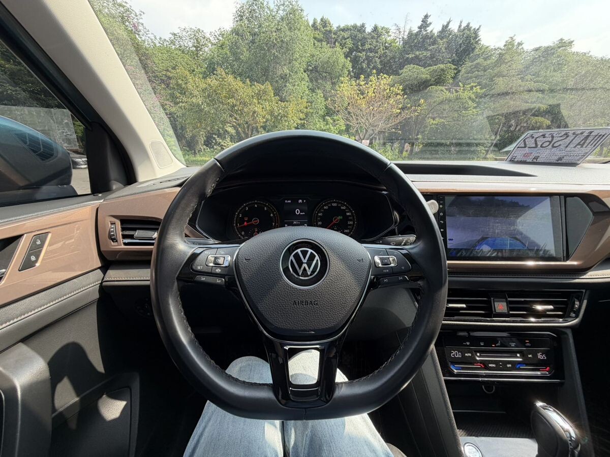 Volkswagen Tharu 2021 - фото автомобиля