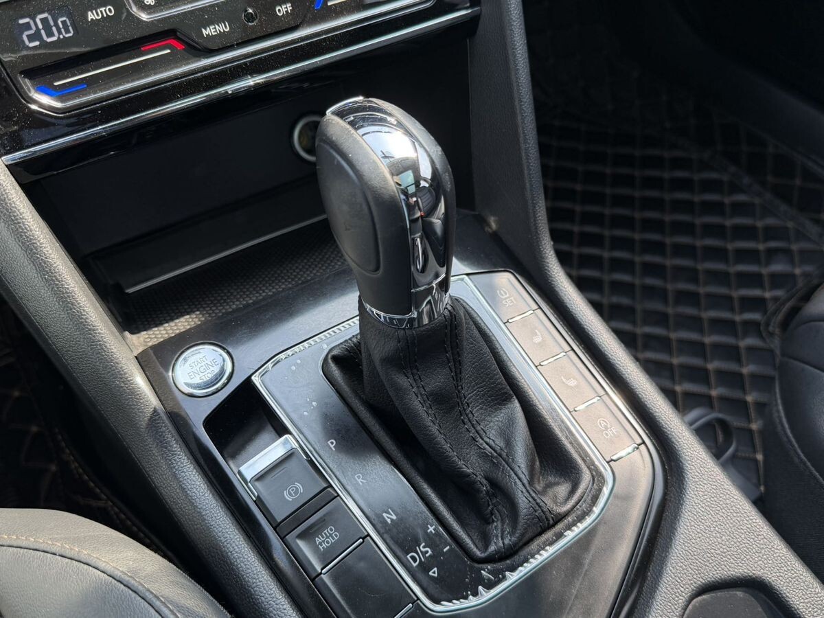 Volkswagen Tharu 2021 - фото автомобиля