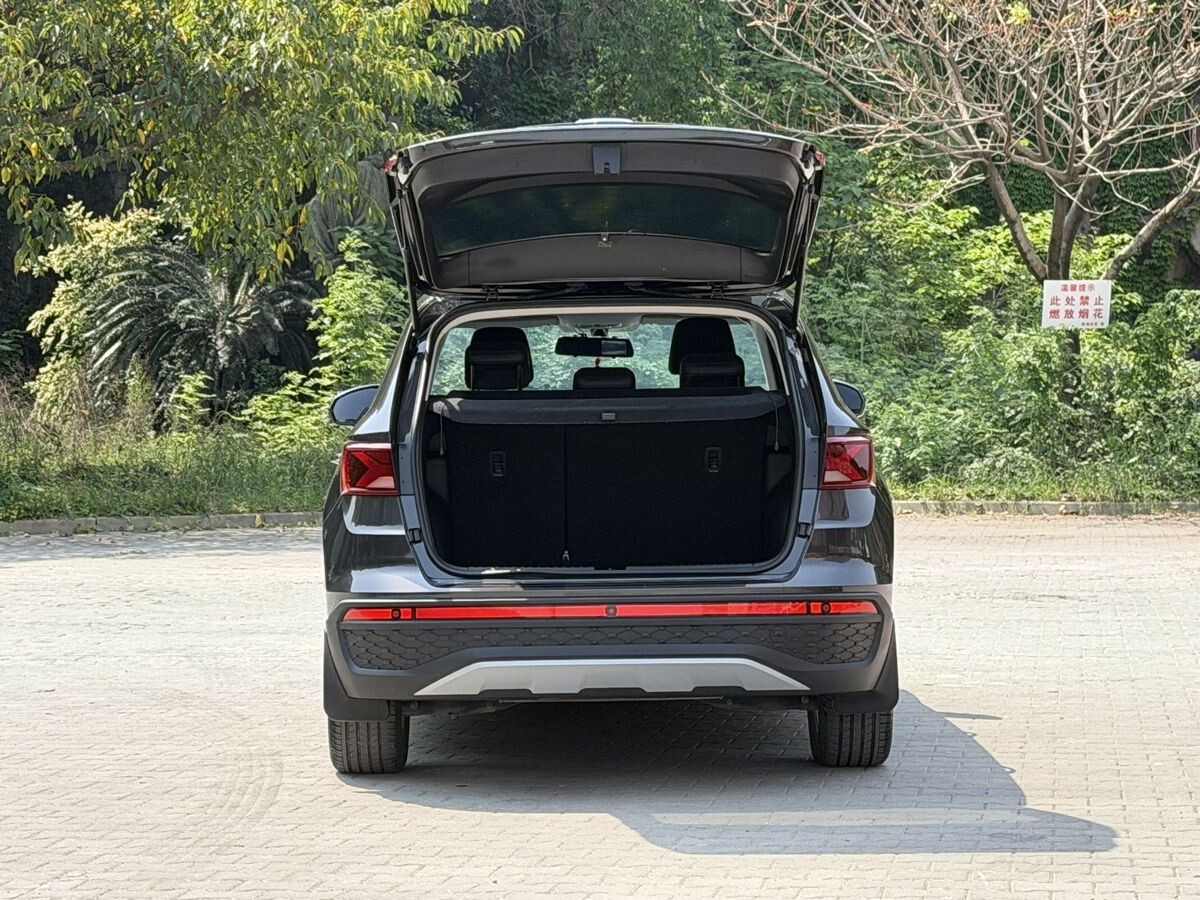 Jetta VS5 2023 - фото автомобиля