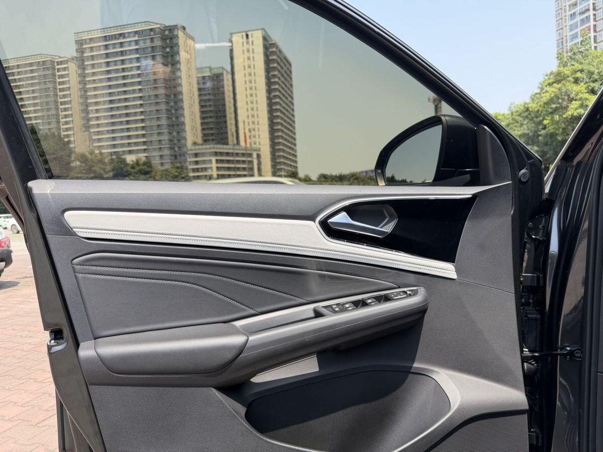 Jetta VS5 2023 - фото автомобиля