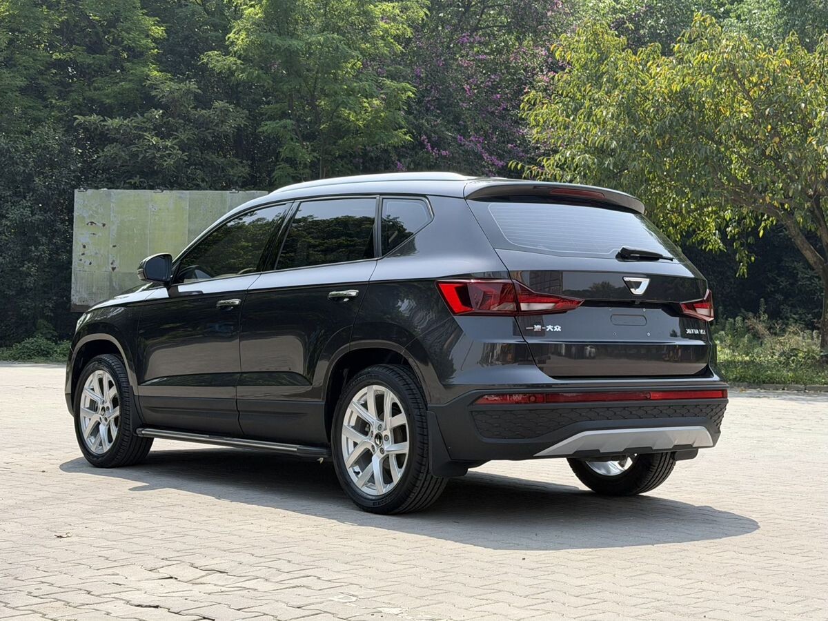 Jetta VS5 2023 - фото автомобиля