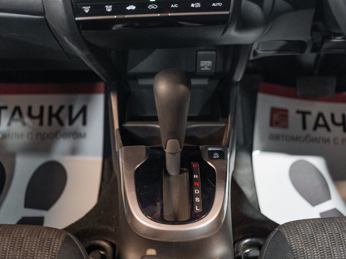 Honda Fit 2013 - фото автомобиля