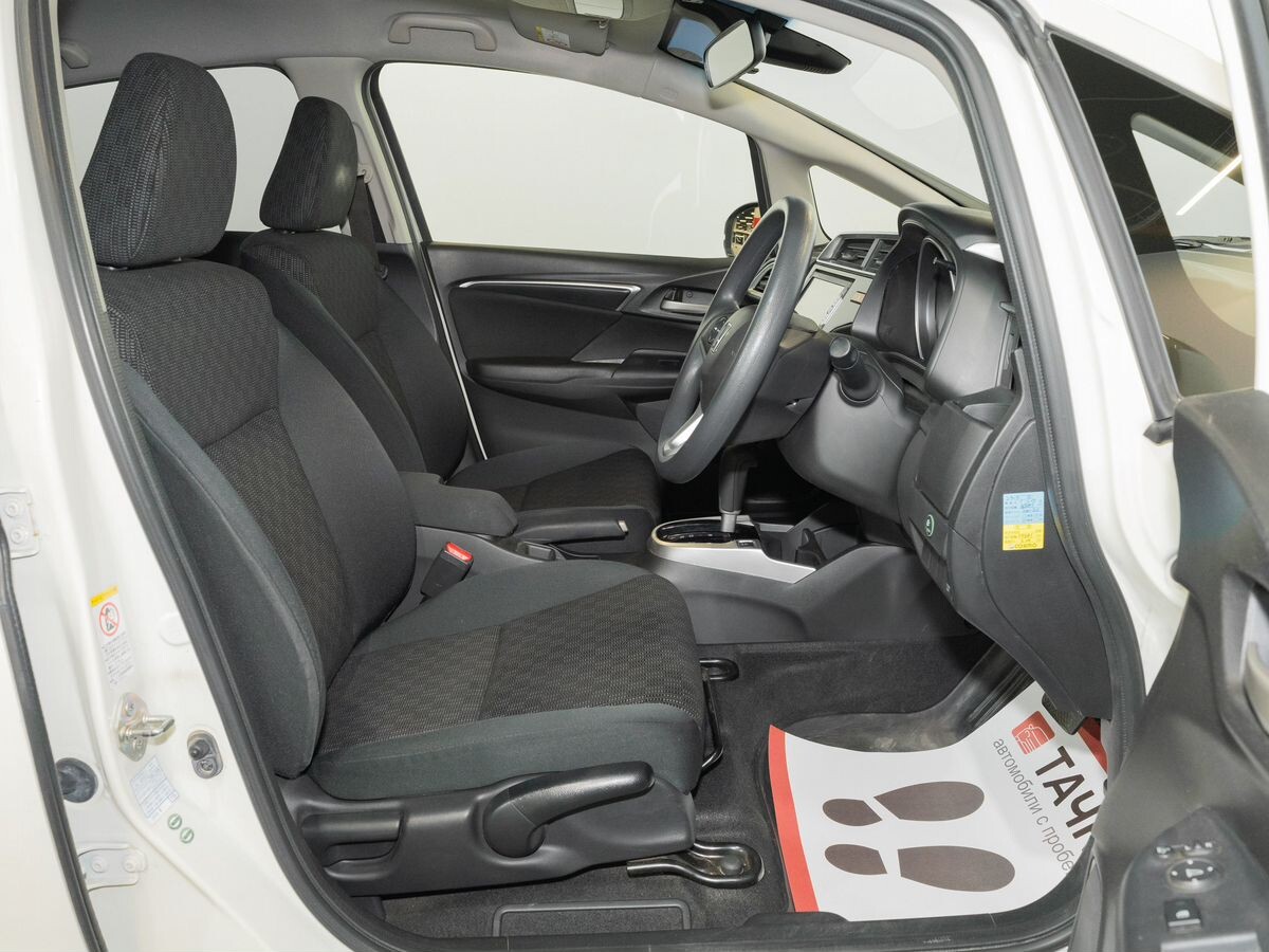 Honda Fit 2013 - фото автомобиля