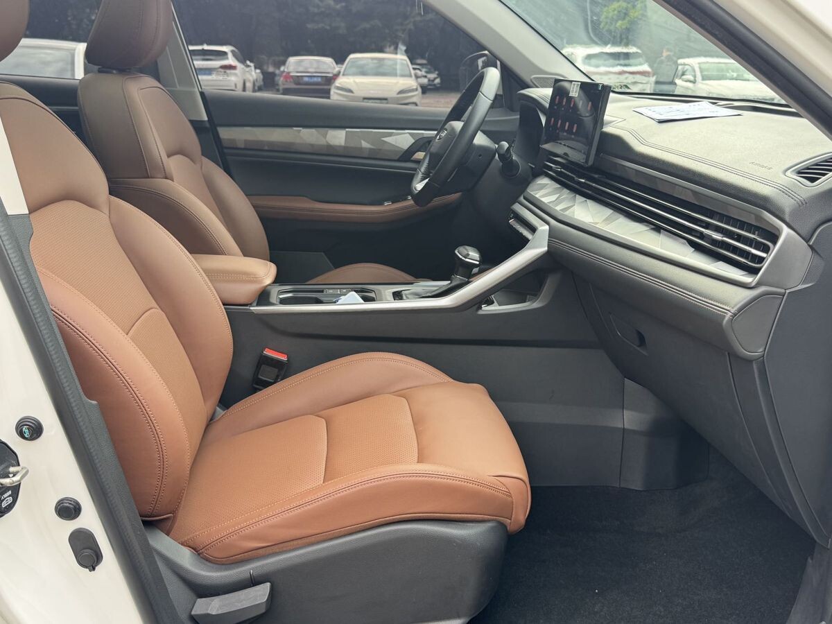 Geely Vision X6 Pro 2021 - фото автомобиля