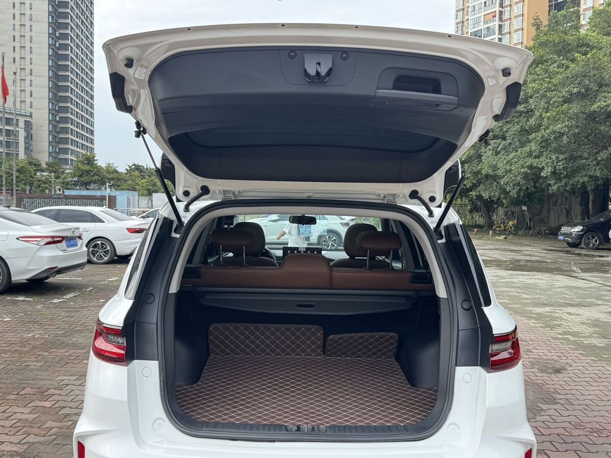 Geely Vision X6 Pro 2021 - фото автомобиля