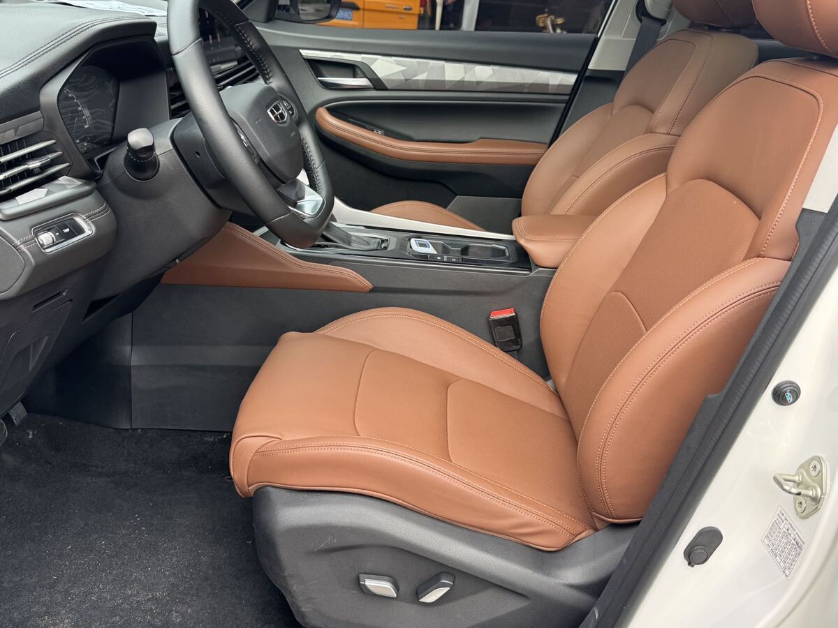 Geely Vision X6 Pro 2021 - фото автомобиля