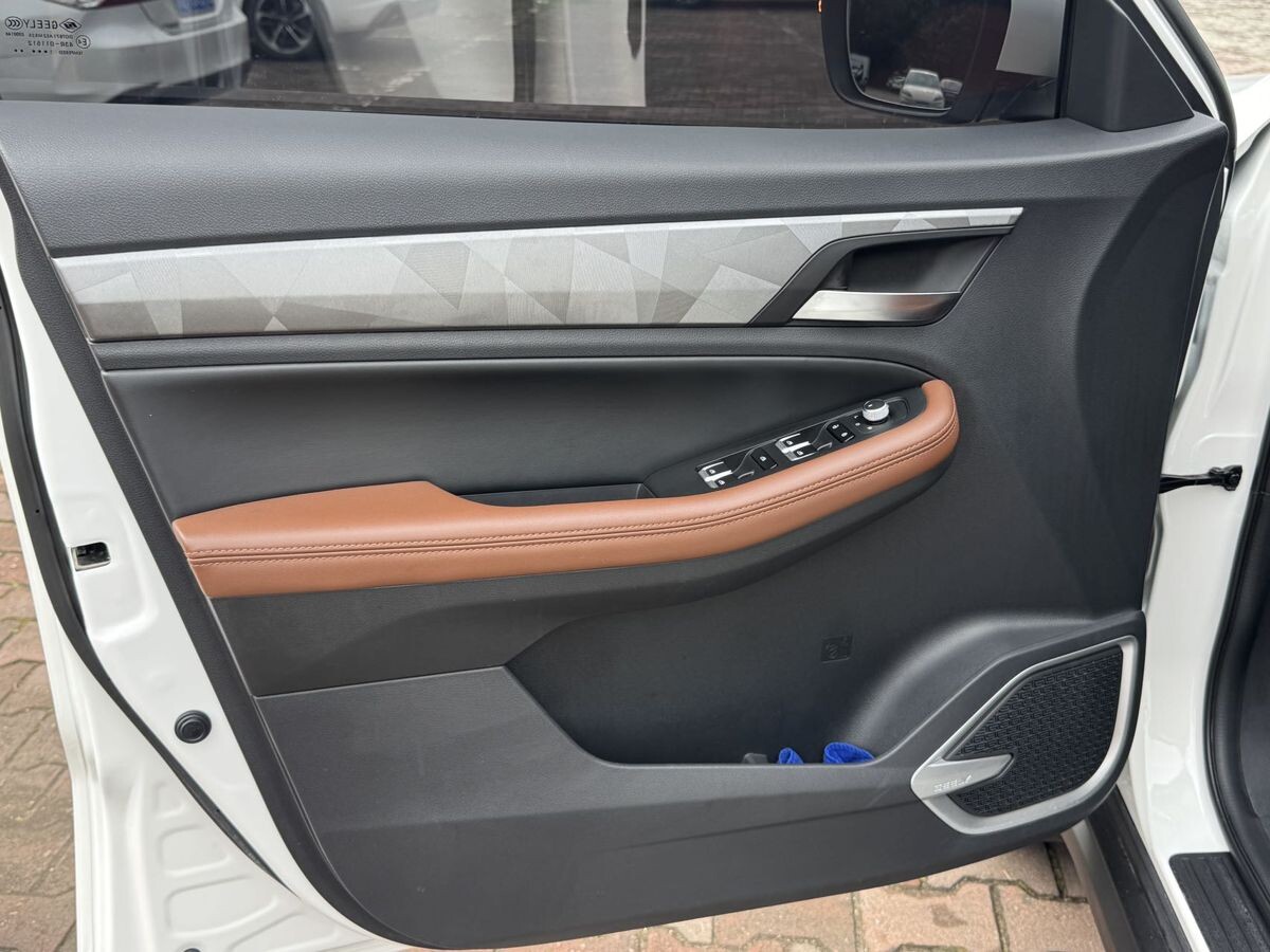 Geely Vision X6 Pro 2021 - фото автомобиля