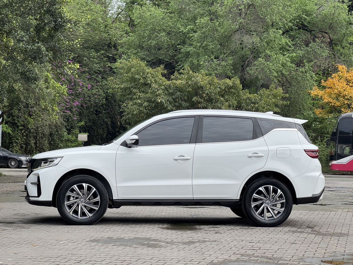 Geely Vision X6 Pro 2021 - фото автомобиля