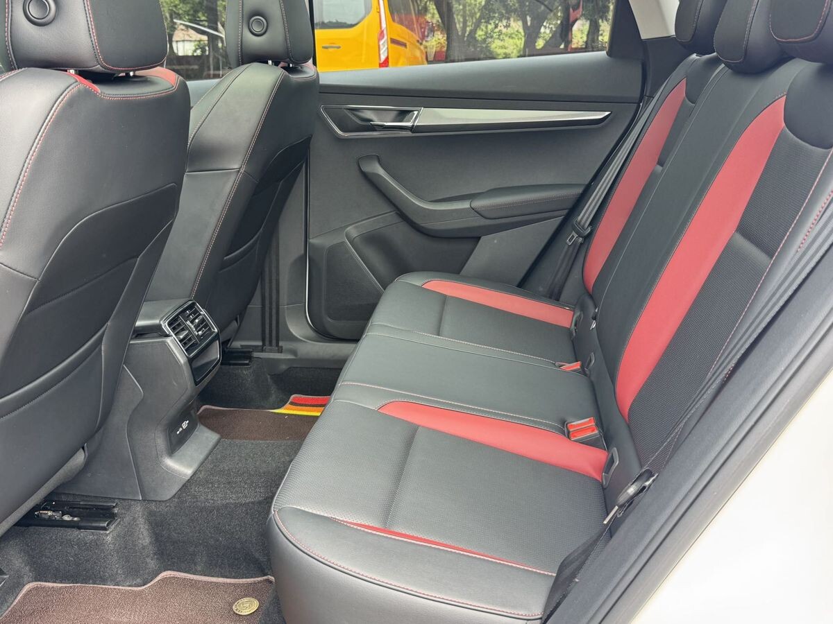 Skoda Karoq 2022 - фото автомобиля