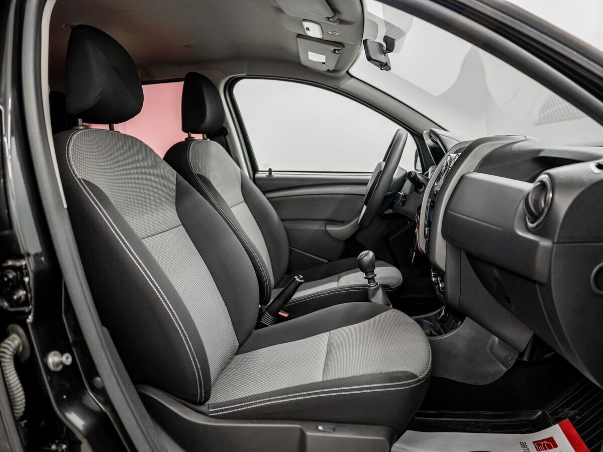 Renault Duster 2017 - фото автомобиля